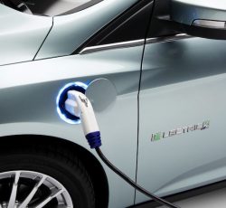 Ford Europa se rediseña para vender coches eléctricos y nombra un nuevo líder