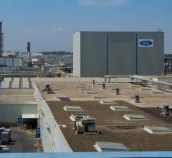 Ford traspasa sus plantas y su negocio en México a Ford España tras el pulso con Trump