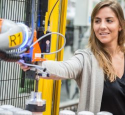 Ford potencia la presencia de la mujer en el ámbito de la ingeniería