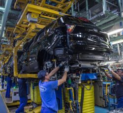 El Consell aporta 9 millones para la adaptación de Ford Almussafes a la fabricación del nuevo Kuga
