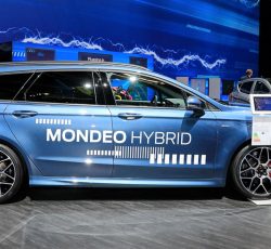 Ford presentó su gama electrificada y sus últimos avances en tecnología